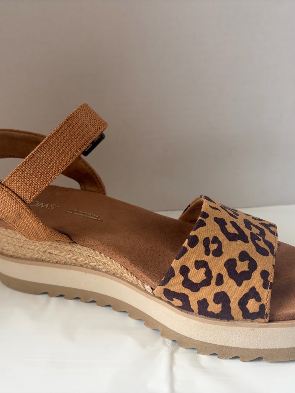 Toms Leopard Print Platform Sandal in Brown and Black 7.5